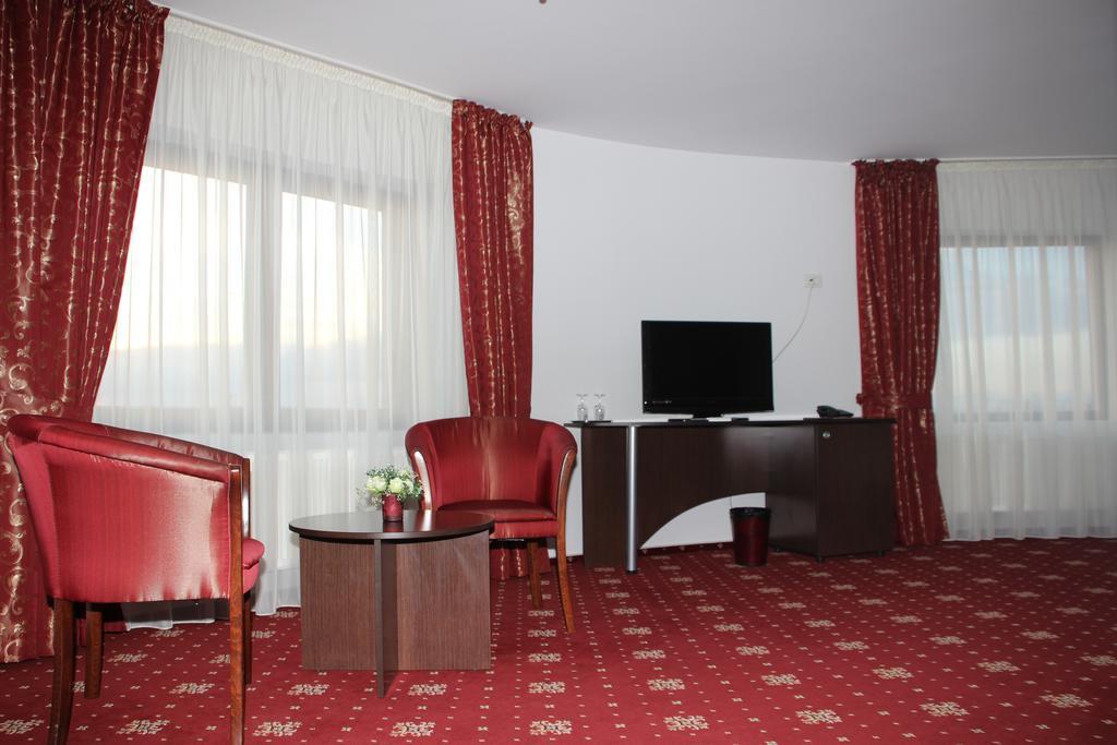 Hotel Royal 2 Urziceni Номер фото