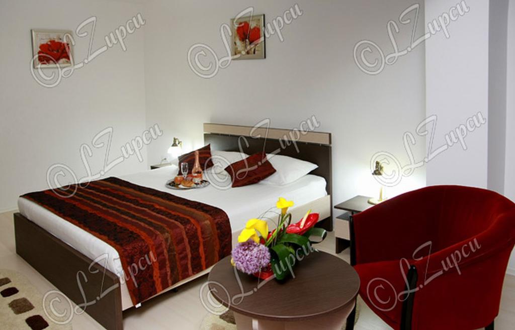 Hotel Royal 2 Urziceni Номер фото