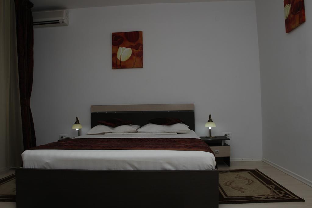 Hotel Royal 2 Urziceni Номер фото