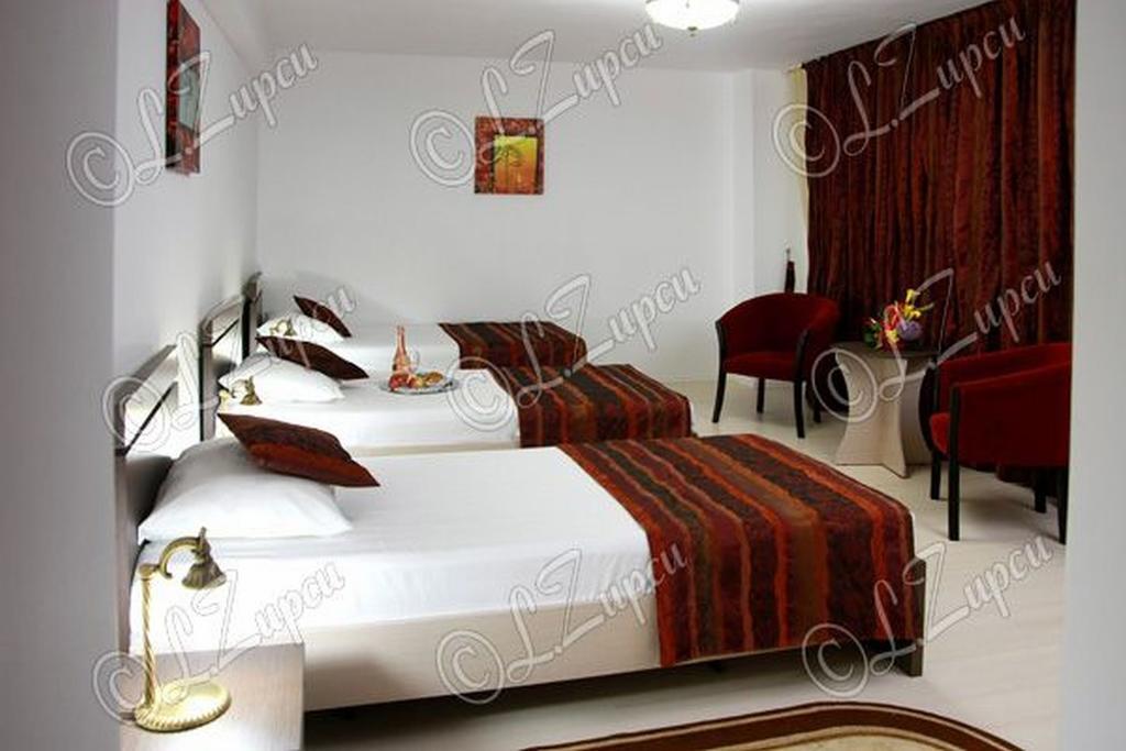 Hotel Royal 2 Urziceni Номер фото