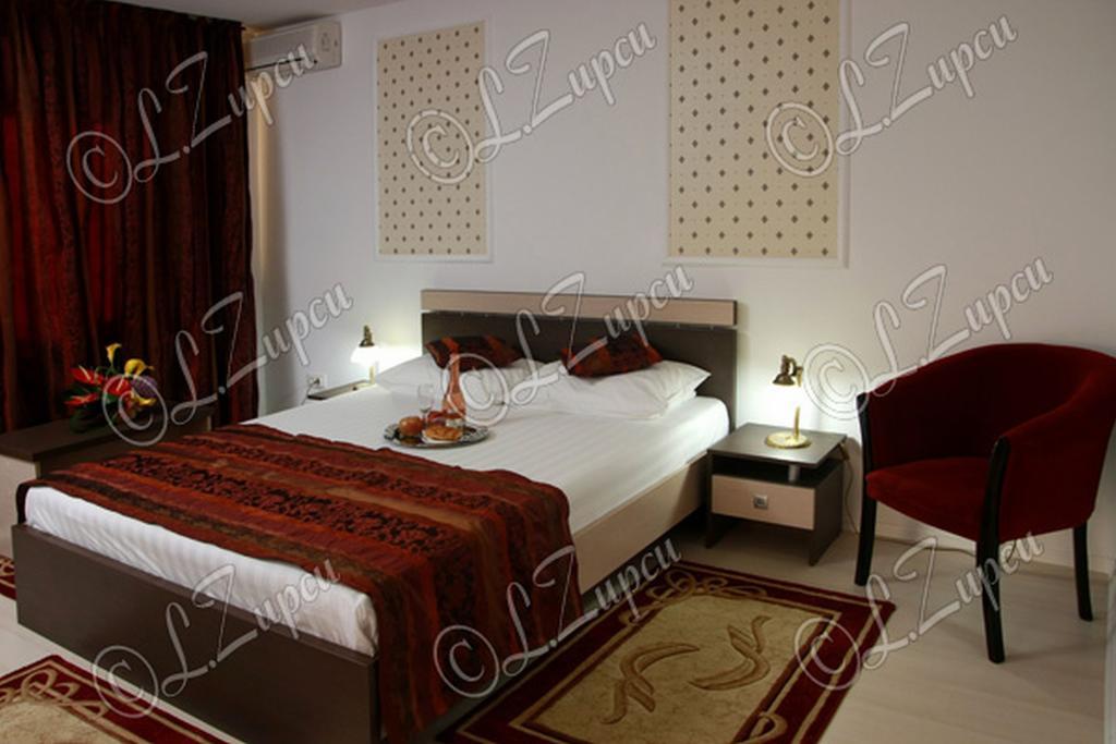 Hotel Royal 2 Urziceni Номер фото